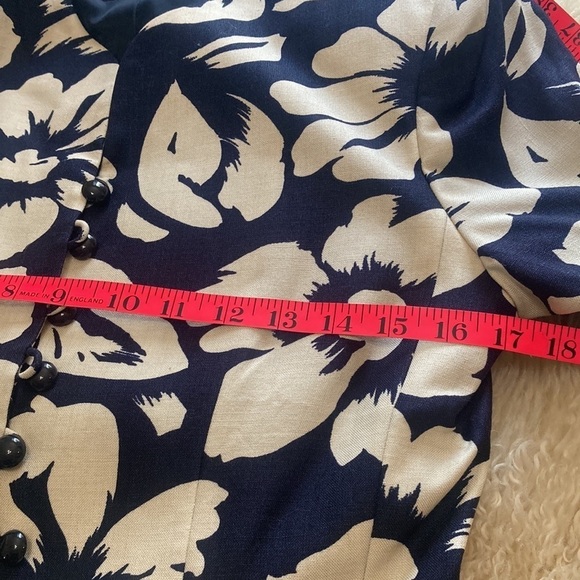 Navy and off white floral suit jacket size 4 - Picture 7 of 10